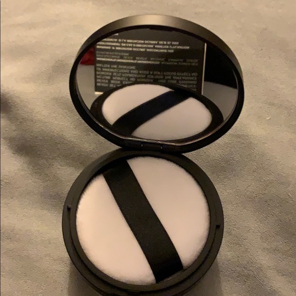 PURE Cosmetics HD Powder - Picture 4 of 4